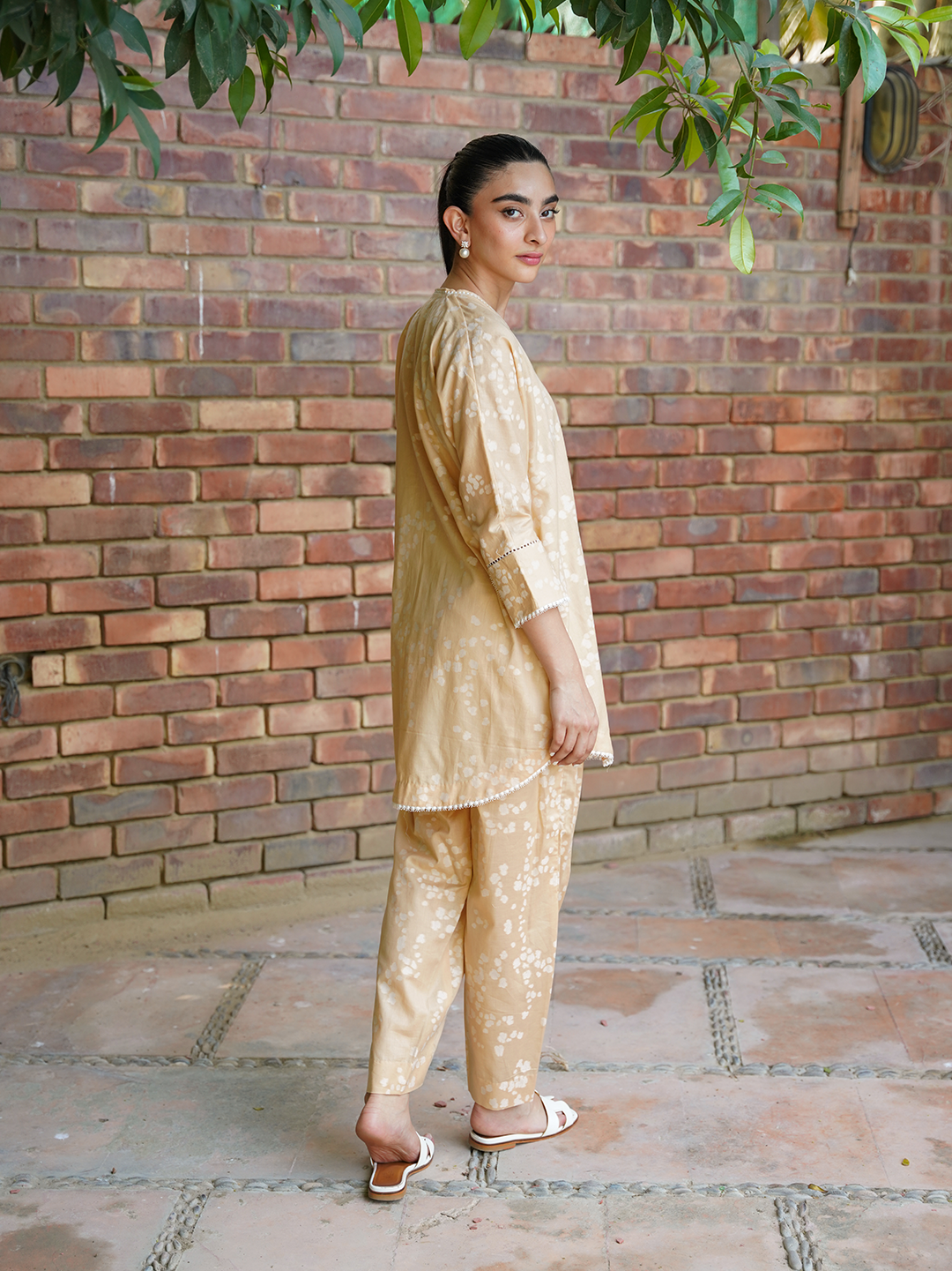 Beige jacquard set