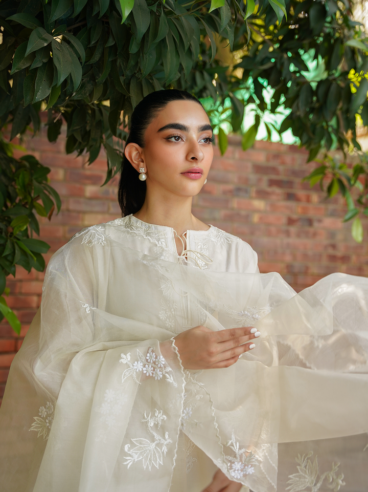 Ivory embroiderd 3 piece set
