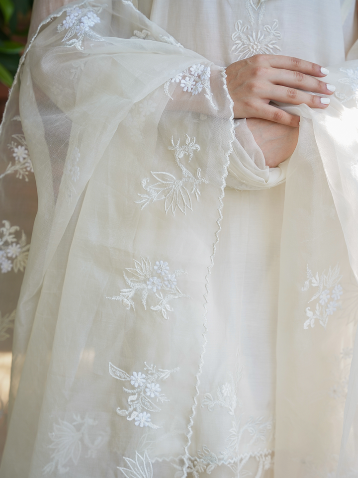 Ivory embroiderd 3 piece set