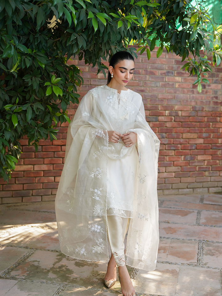Ivory embroiderd 3 piece set