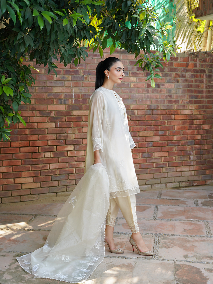 Ivory embroiderd 3 piece set